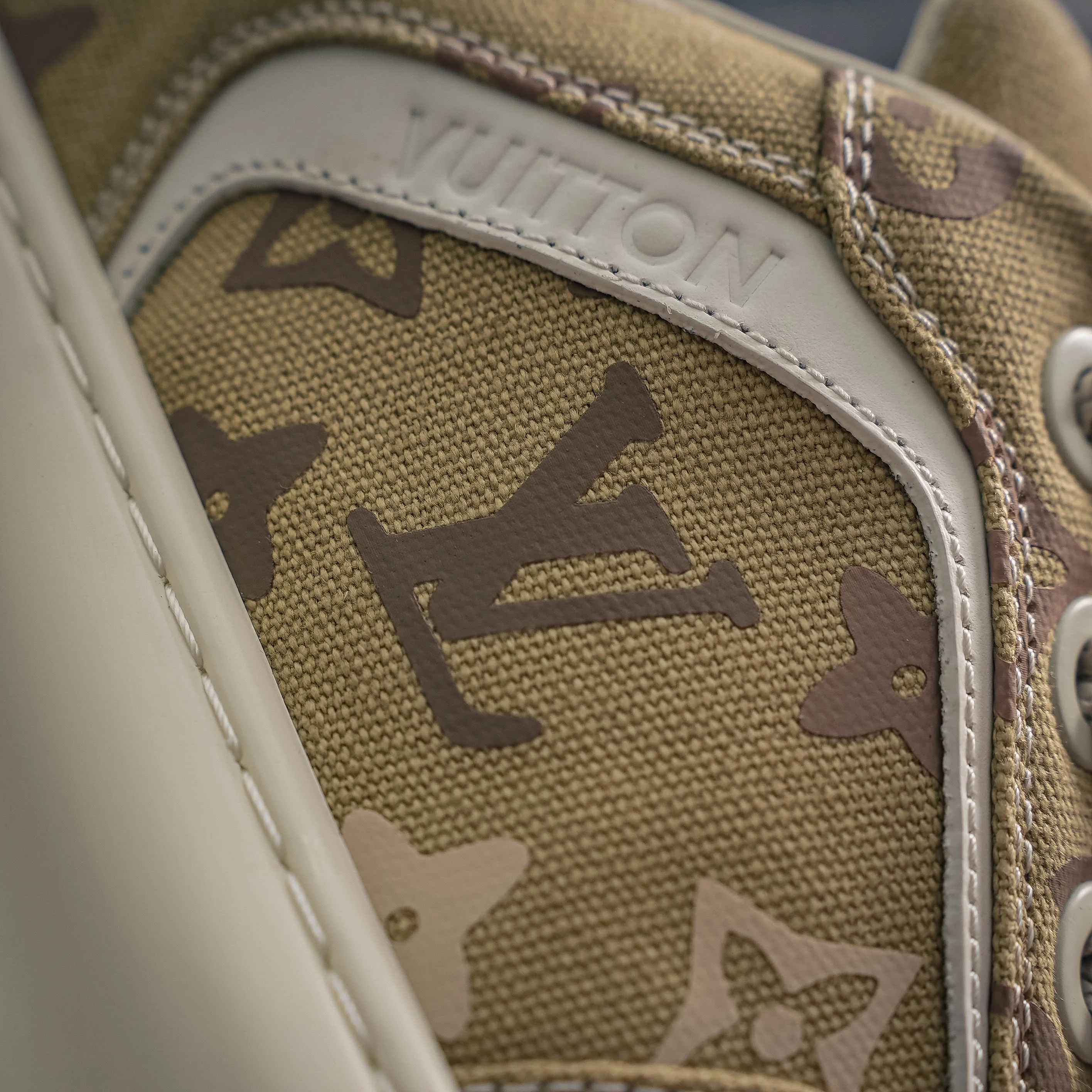 # LV tilted ， Shoes，Sneakers， Shoes，Skate Shoes~~ Sneakers， LV Shoes ， Cushioning TPU Vuitton ，